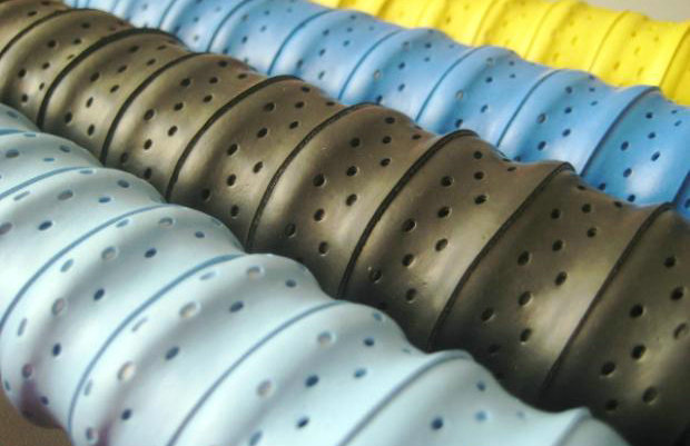 打羽毛球手老出汗，吸汗帶可以很好解決！